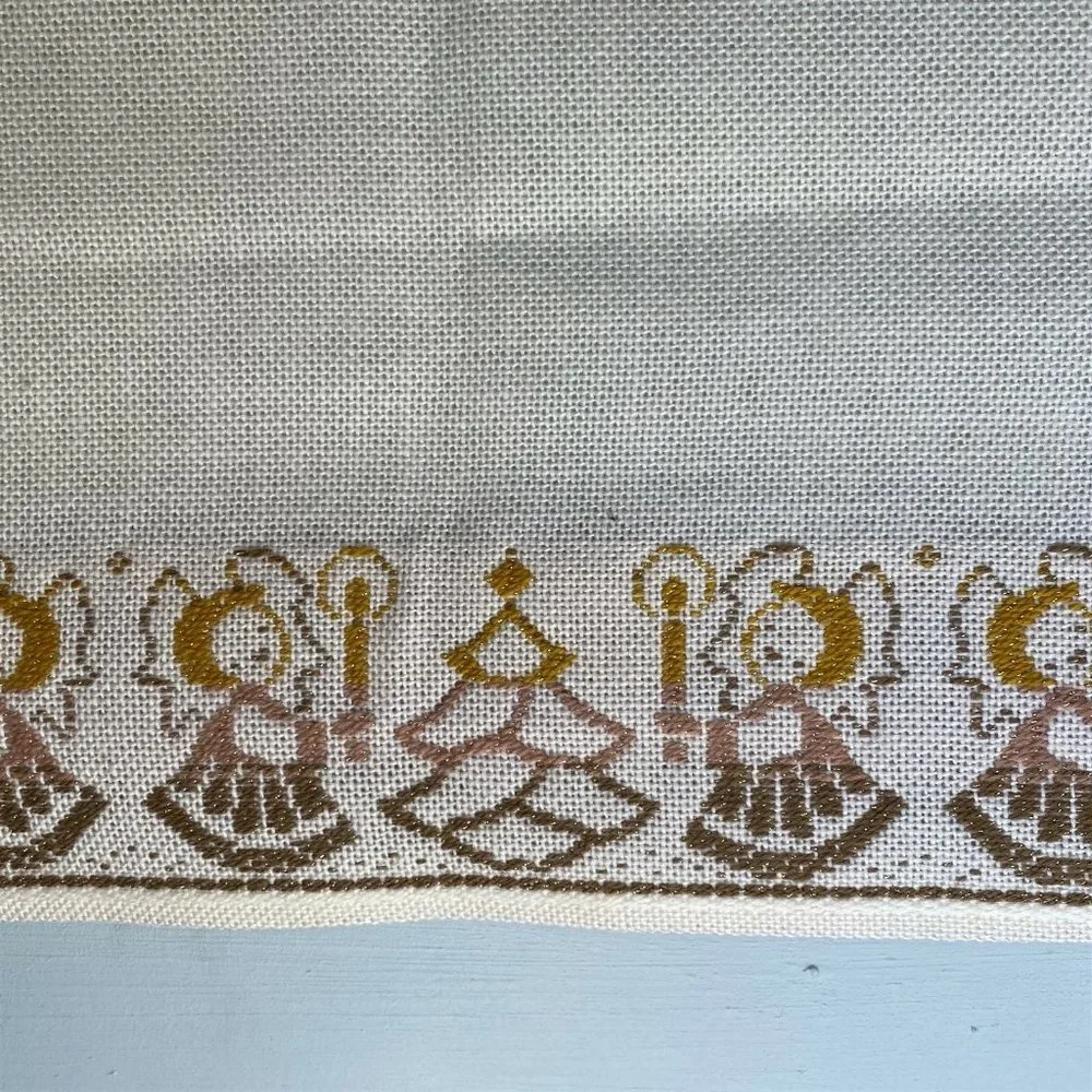 VINTAGE CHRISTMAS GOLD IVORY TABLE RUNNER SCARF ANGEL CANDLE TREE  DISNEY TAG